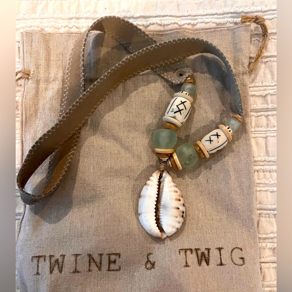 Twine and Twig Shell Necklace